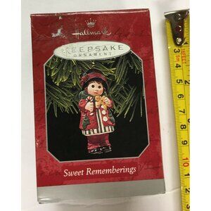 Christmas Ornament "Sweet Rememberings"  Hallmark 1998 QX6876
